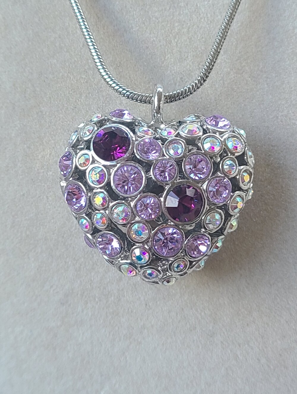 Gorgeous Touchstone Crystal By Swarovski Heart Necklace- Excellent Condition - Picture 2 of 5